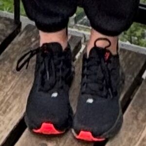New Balance 711 Black / Pink toe shoes